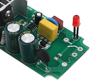 適合初學(xué)者的簡單通孔 LED 閃光燈電路。